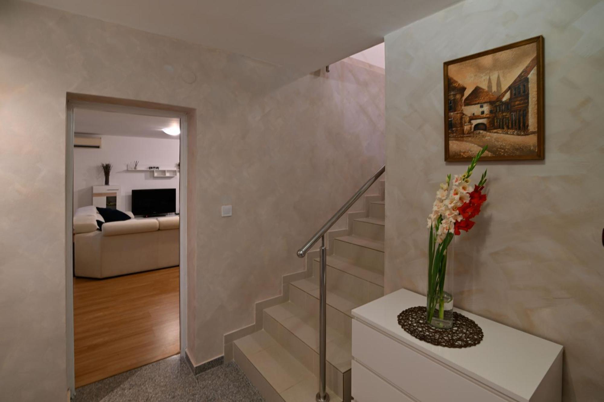 Villa Carobni Pogled Zagabria Esterno foto